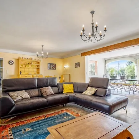 De 6 Chambres Avec Piscine Privee Jardin Clos Et Wifi A