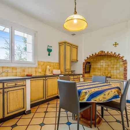 וילה De 6 Chambres Avec Piscine Privee Jardin Clos Et Wifi A Cournonterral