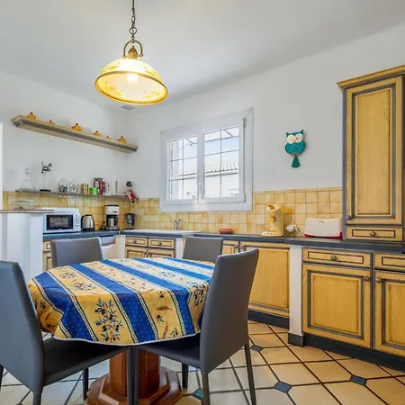 וילה De 6 Chambres Avec Piscine Privee Jardin Clos Et Wifi A