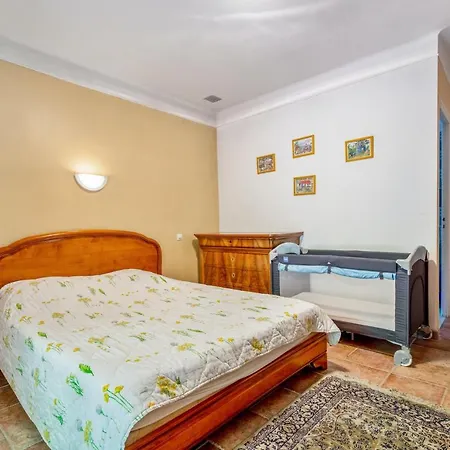 וילה De 6 Chambres Avec Piscine Privee Jardin Clos Et Wifi A *
